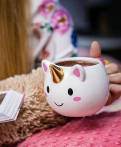 Unikornis bögre arany szarvval