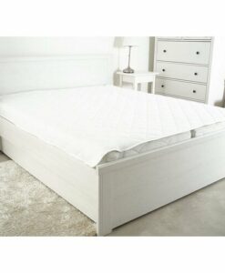 B.E.S.Petrovice Steppelt és töltött matracvédő gumival a sarkokban