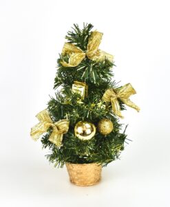 Lisa díszített karácsonyfa arany